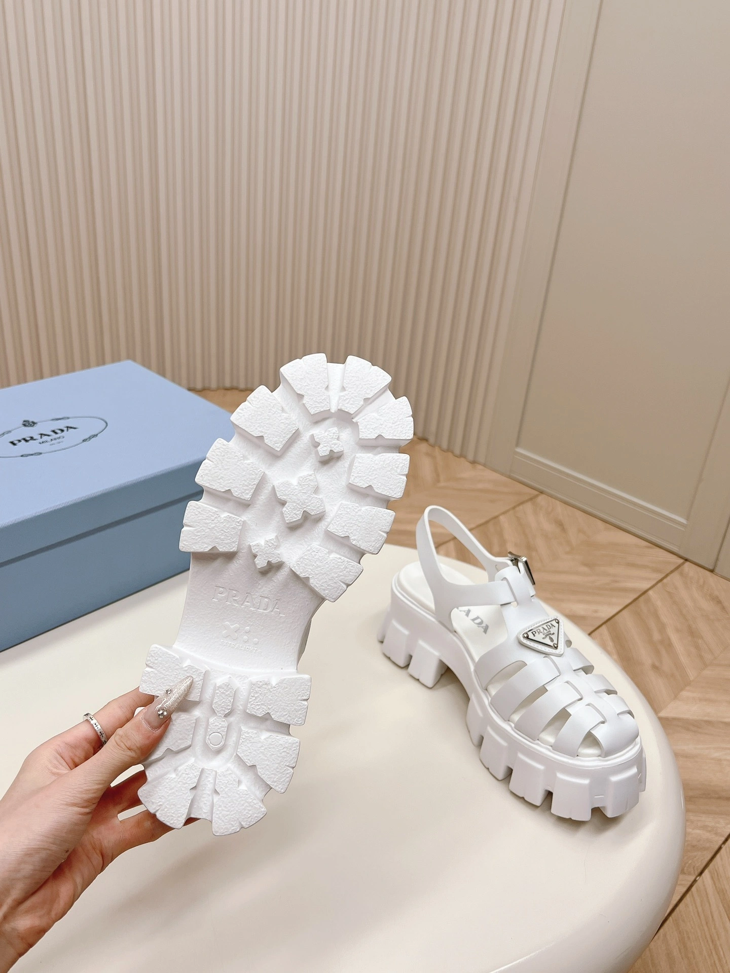 COCO--- Pr141 1X853M_3LKK_F0009_F_DD55 1X853M_3LKK_F0009_F_055 Thick soles：5.5cm item:D-X062E2006W